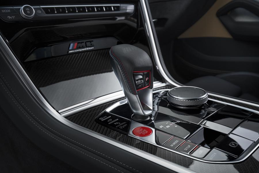 Детали интерьера BMW M8 Competition Coupe (F92) 2019 года  (WW) (фото 35 из 59)